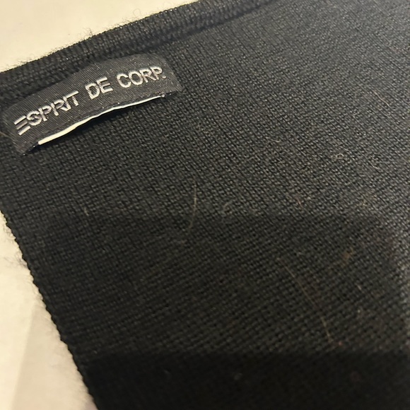 Esprit de Corp Black Knit Scarf - Picture 2 of 3